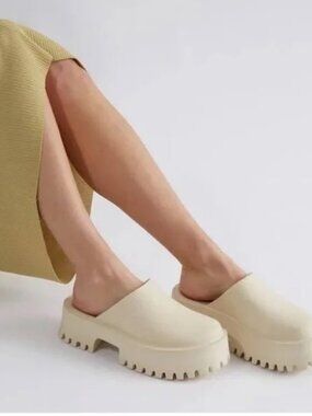 JEFFREY CAMPBELL | Women's Cream Slip-On Mules / Clogs